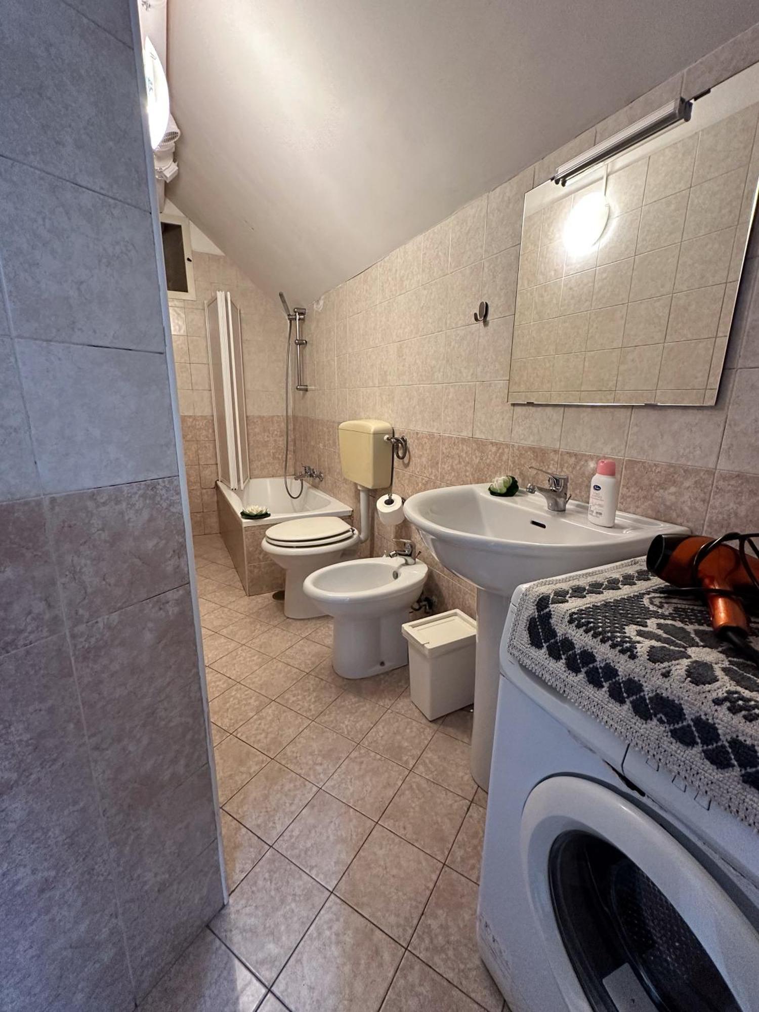 Casa Friends' House Napoli Apartment Luaran gambar